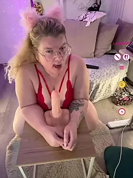CurvyAnonymousGirl89 online show from July 13, 6:35 am