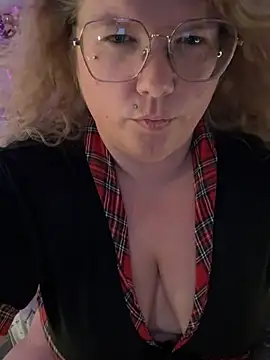 CurvyAnonymousGirl89 online show from July 15, 1:51 pm