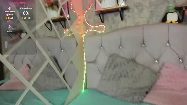 Snapshot of Megan_sophia2 chatting on September 9, 12:58 pm Megan sophia2 online show from September 9, 12:58 pm