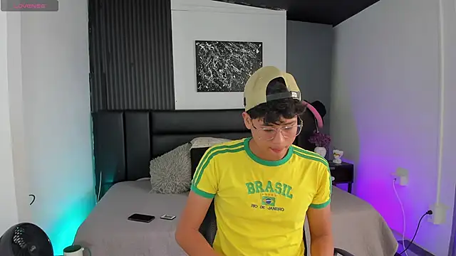 RaidenBoy1 online show from January 15, 7:44 pm