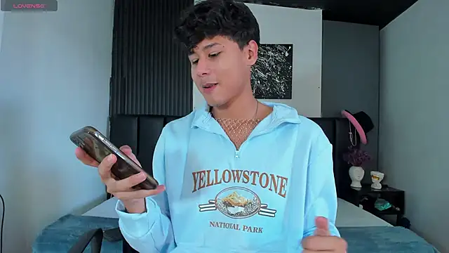 RaidenBoy1 online show from January 23, 7:51 pm