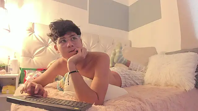 RaidenBoy1 online show from January 24, 7:39 pm