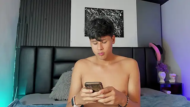 RaidenBoy1 online show from January 12, 1:32 am