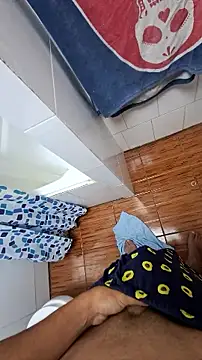 Snapshot of tula_chyk chatting on December 15, 1:28 pm tula chyk online show from December 15, 1:28 pm