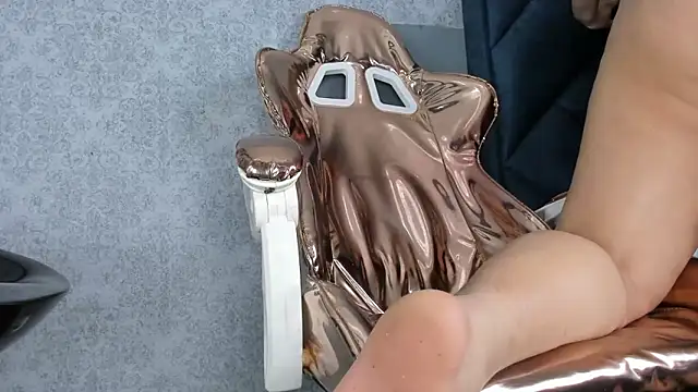 melody hanks online show from November 13, 8:35 pm