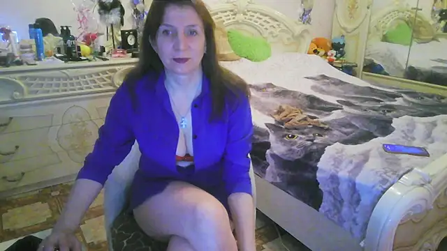 Debra Phoenix online show from May 4, 10:12 pm