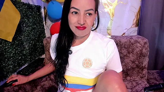 Snapshot of MeleekXXX_ chatting on July 3, 8:15 pm MeleekXXX online show from July 3, 8:15 pm