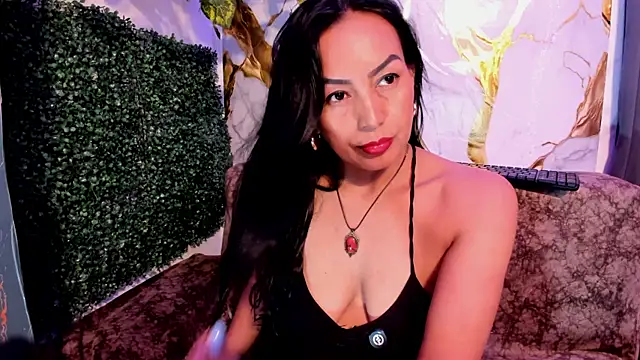 MeleekXXX  online show from May 5, 8:01 pm