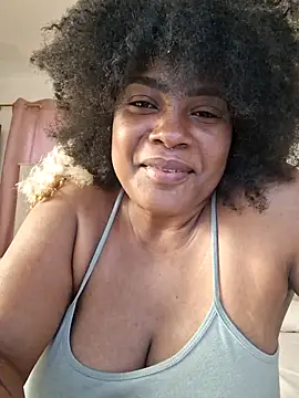 Snapshot of GoddessCarrie chatting on February 26, 7:03 pm GoddessCarrie online show from February 26, 7:03 pm