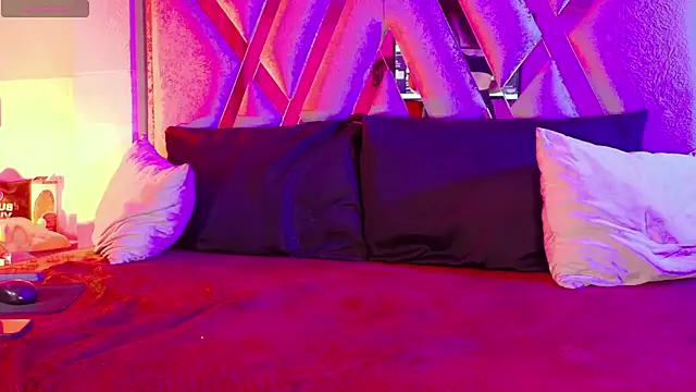 Snapshot of natacha__black_ chatting on November 6, 10:03 pm natacha black online show from November 6, 10:03 pm