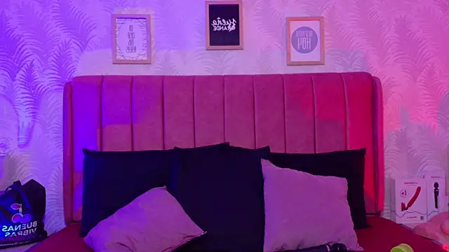 natacha  black  online show from March 31, 10:01 pm