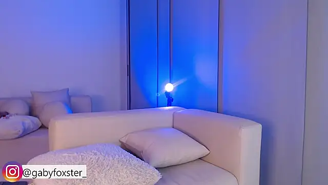 Snapshot of gabyfoxster chatting on January 10, 5:36 am gabyfoxster online show from January 10, 5:36 am