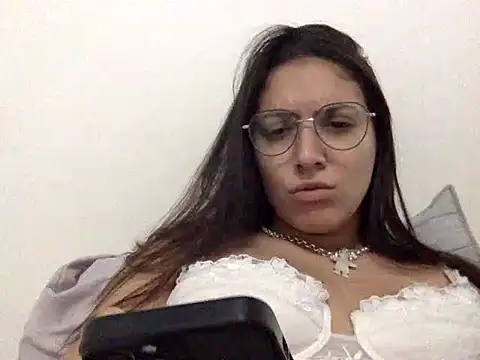 Snapshot of xBubblyBarbiexx chatting on May 8, 3:10 am xBubblyBarbiexx online show from May 8, 3:10 am
