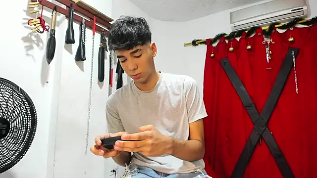 Harry LatinBoy online show from December 8, 7:54 pm