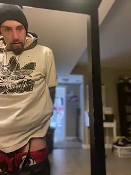 Snapshot of Fuckboy4public chatting on January 5, 3:53 am Fuckboy4public online show from January 5, 3:53 am