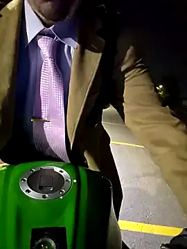 Snapshot of Fuckboy4public chatting on September 10, 4:11 am Fuckboy4public online show from September 10, 4:11 am