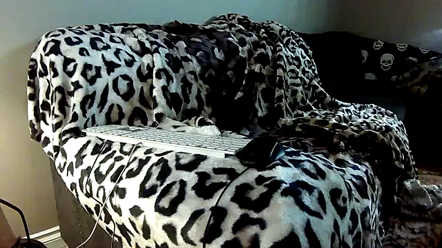 Snapshot of Fuckboy4public chatting on December 25, 1:51 pm Fuckboy4public online show from December 25, 1:51 pm