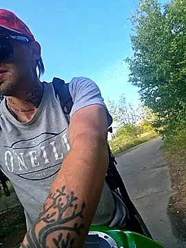 Snapshot of Fuckboy4public chatting on September 12, 4:29 pm Fuckboy4public online show from September 12, 4:29 pm