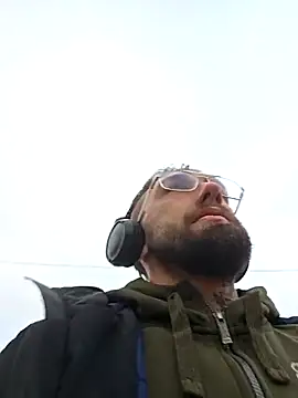 Snapshot of Fuckboy4public chatting on October 21, 9:14 pm Fuckboy4public online show from October 21, 9:14 pm