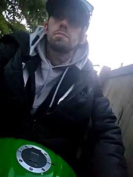 Snapshot of Fuckboy4public chatting on September 25, 1:44 am Fuckboy4public online show from September 25, 1:44 am