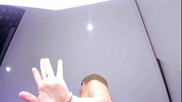 Miia Solerr online show from May 10, 10:22 pm