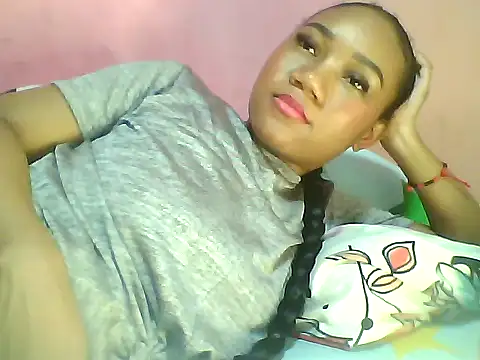 Snapshot of Fariana01 chatting on February 12, 1:52 am Fariana01 online show from February 12, 1:52 am