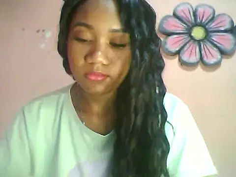 Snapshot of Fariana01 chatting on January 22, 2:37 am Fariana01 online show from January 22, 2:37 am