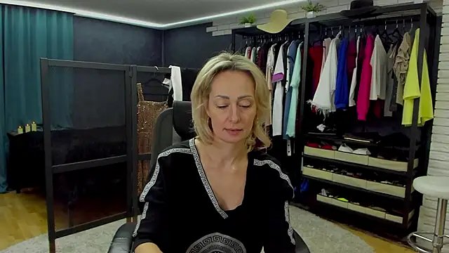 Julia Cherry  online show from March 7, 4:23 pm