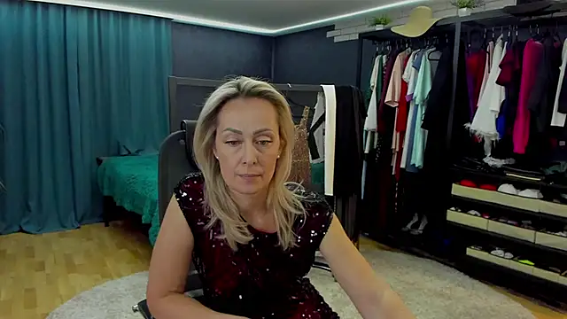 Julia Cherry  online show from March 19, 3:12 pm