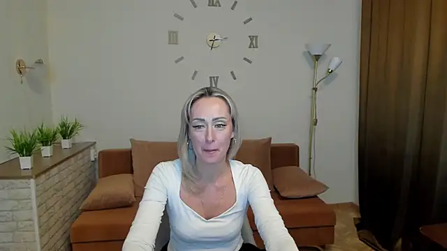 Snapshot of Julia_Cherry_ chatting on January 22, 3:51 pm Julia Cherry  online show from January 22, 3:51 pm