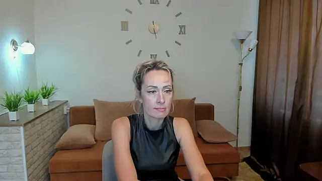Snapshot of Julia_Cherry_ chatting on January 26, 10:34 am Julia Cherry  online show from January 26, 10:34 am