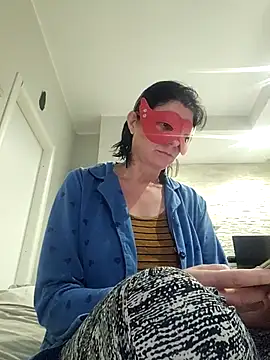 Vagabondainnamorata online show from February 4, 8:20 am