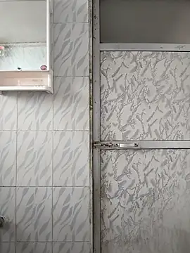 surabhi09 online show from October 28, 8:02 am