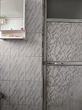 surabhi09 online show from November 8, 7:12 am