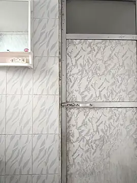 surabhi09 online show from October 27, 4:35 am