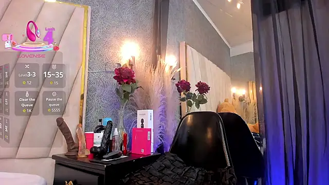 Madison-Diaz online show from December 5, 1:43 pm