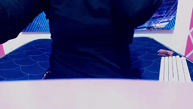 Snapshot of XxMiaSexxyHotxX chatting on October 30, 2:54 am XxMiaSexxyHotxX online show from October 30, 2:54 am