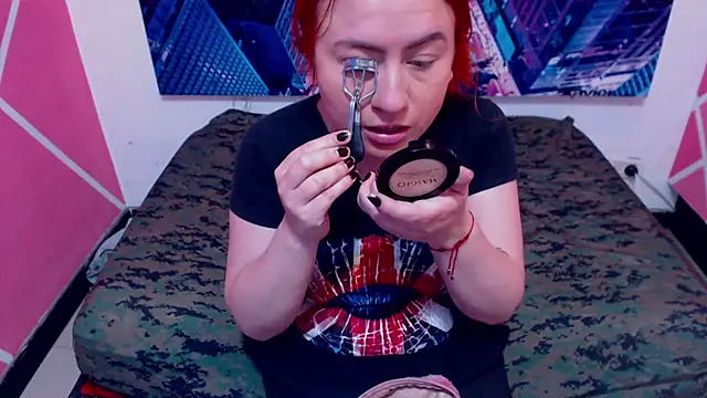 Snapshot of XxMiaSexxyHotxX chatting on December 3, 2:16 pm XxMiaSexxyHotxX online show from December 3, 2:16 pm