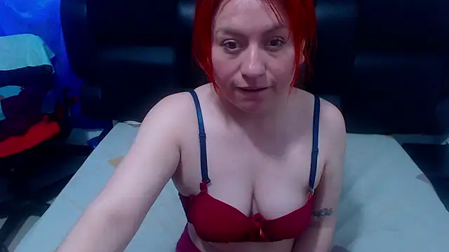 Snapshot of XxMiaSexxyHotxX chatting on September 29, 2:44 pm XxMiaSexxyHotxX online show from September 29, 2:44 pm