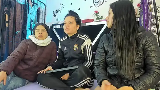 abby eemily online show from December 3, 12:15 pm