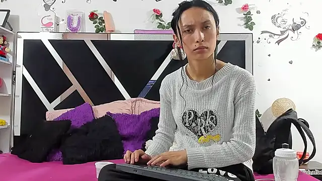 abby eemily online show from September 19, 12:09 pm