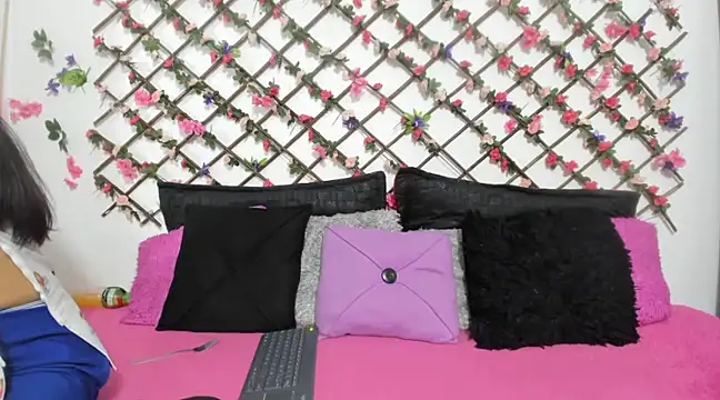 abby eemily online show from March 19, 7:06 pm