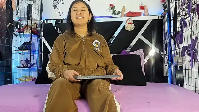 abby eemily online show from November 13, 12:09 pm