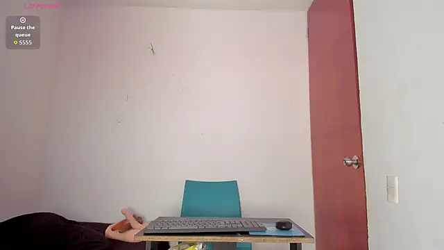 Zoey Donovan online show from January 8, 9:10 pm