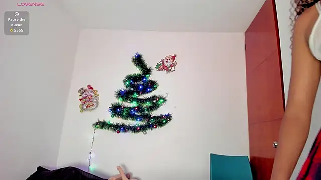 Zoey Donovan online show from December 17, 8:47 pm