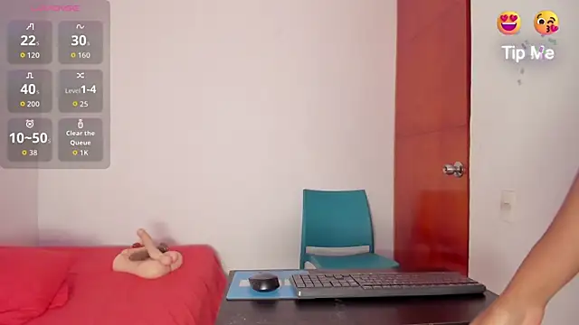 Zoey Donovan online show from November 7, 8:24 pm