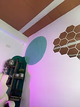 LollaByer online show from January 12, 7:42 pm