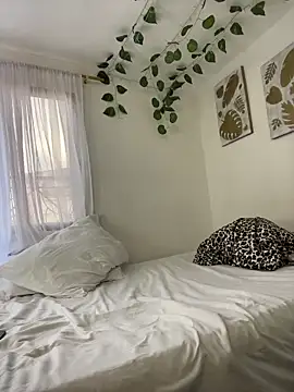 LollaByer online show from March 28, 9:05 pm