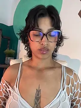 LollaByer online show from February 22, 9:05 pm