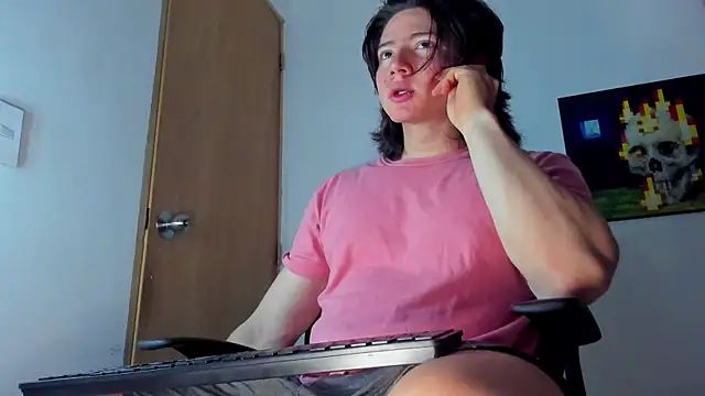 Snapshot of AngelBennet_ chatting on October 21, 11:15 pm AngelBennet online show from October 21, 11:15 pm